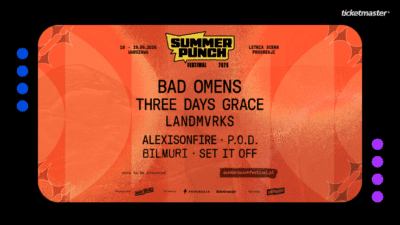 Plakat reklamujący festiwal Summer Punch Festival, jest tu data, nazwa festiwalu, miejsce oraz zespoły, które zagrają. U góry w rogu logo Ticketmaster.