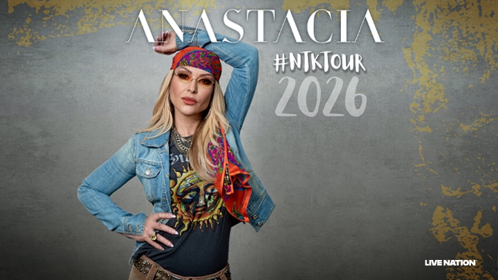 Plakat promujący koncert artystki Anastacia, z jej wizerunkiem, nazwą trasy i rokiem. Na dole logo Live Nation.