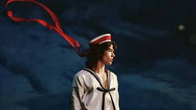 Zdjęcie przedstawiające artystę Conana Graya, promujące jego trasę "Wishbone World Tour". Fot. Dillon Matthew.